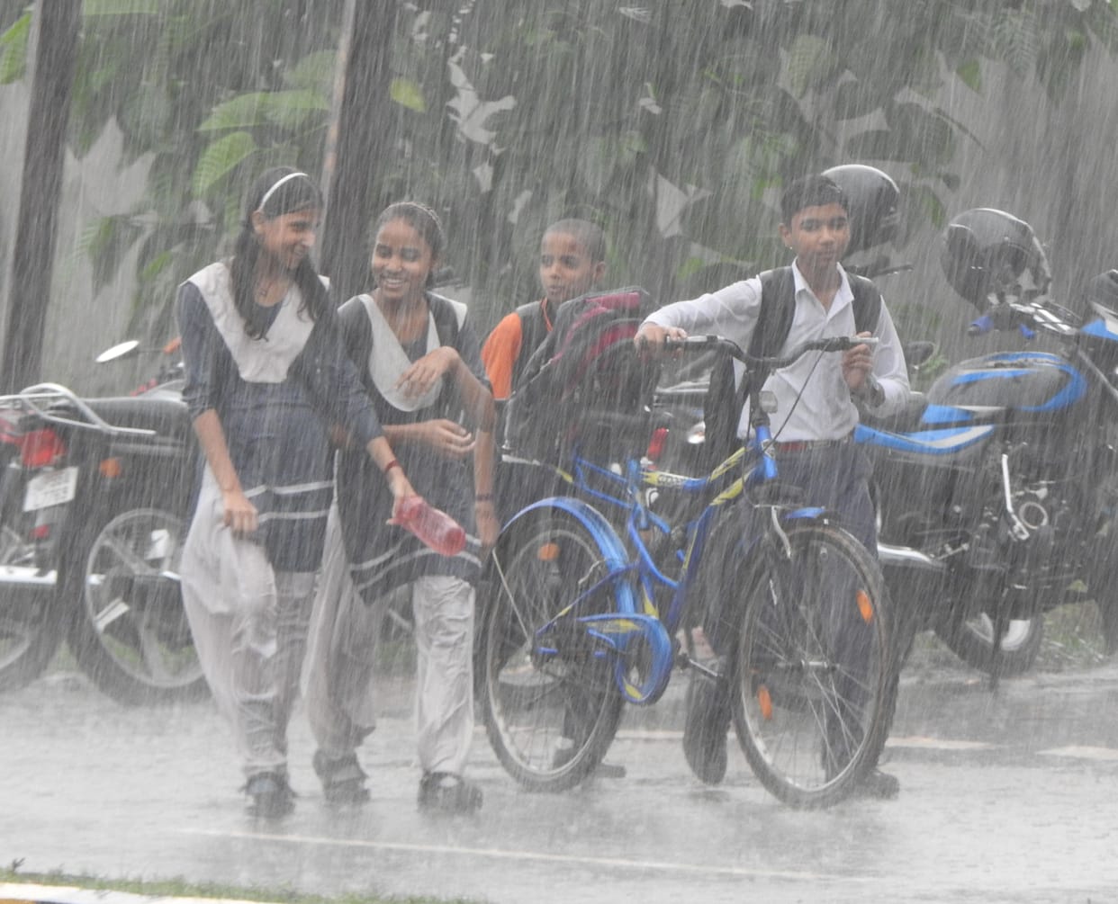 Badra rained heavily, everyone was happy