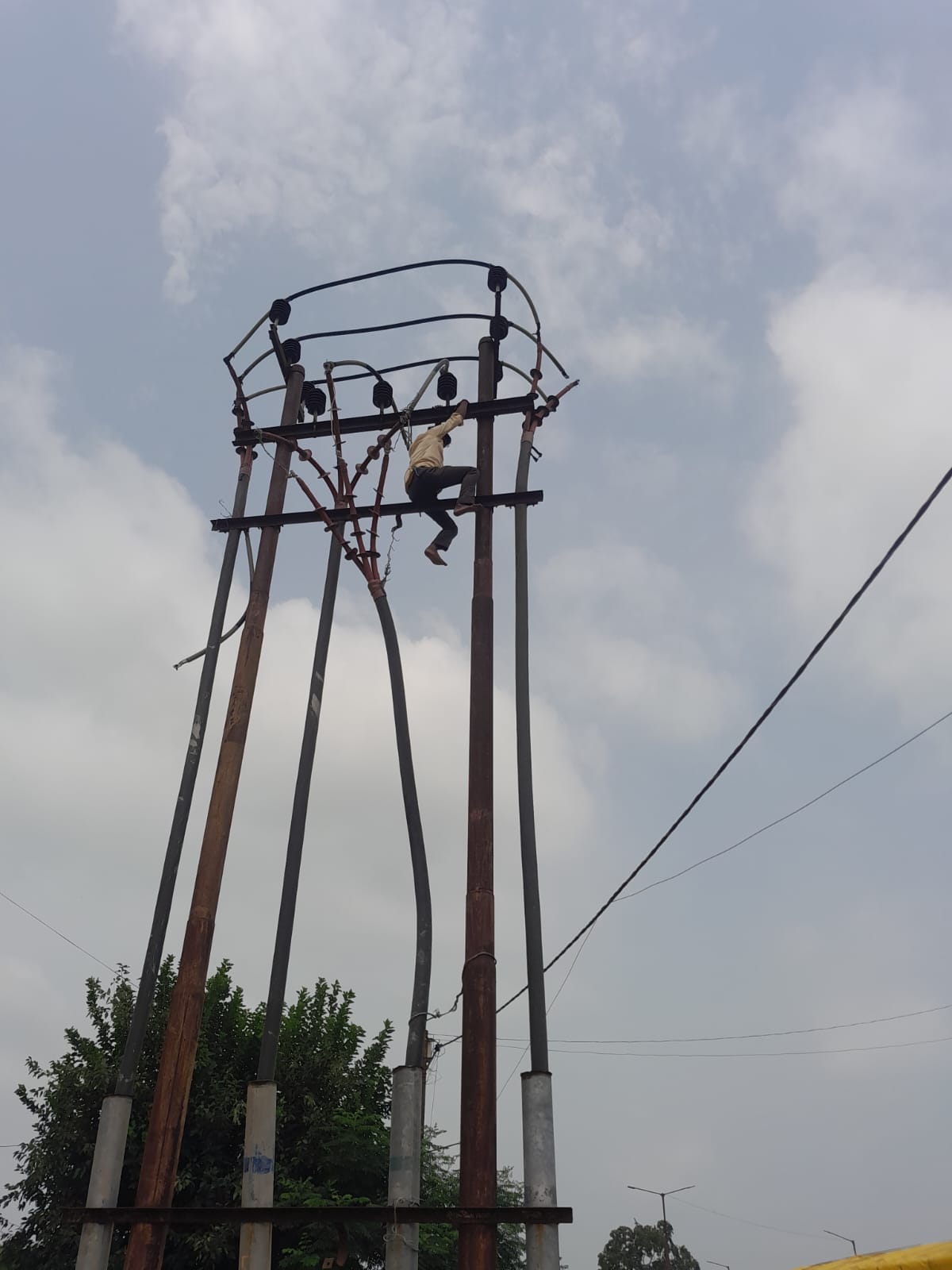 Power cut due to fault, consumer worried