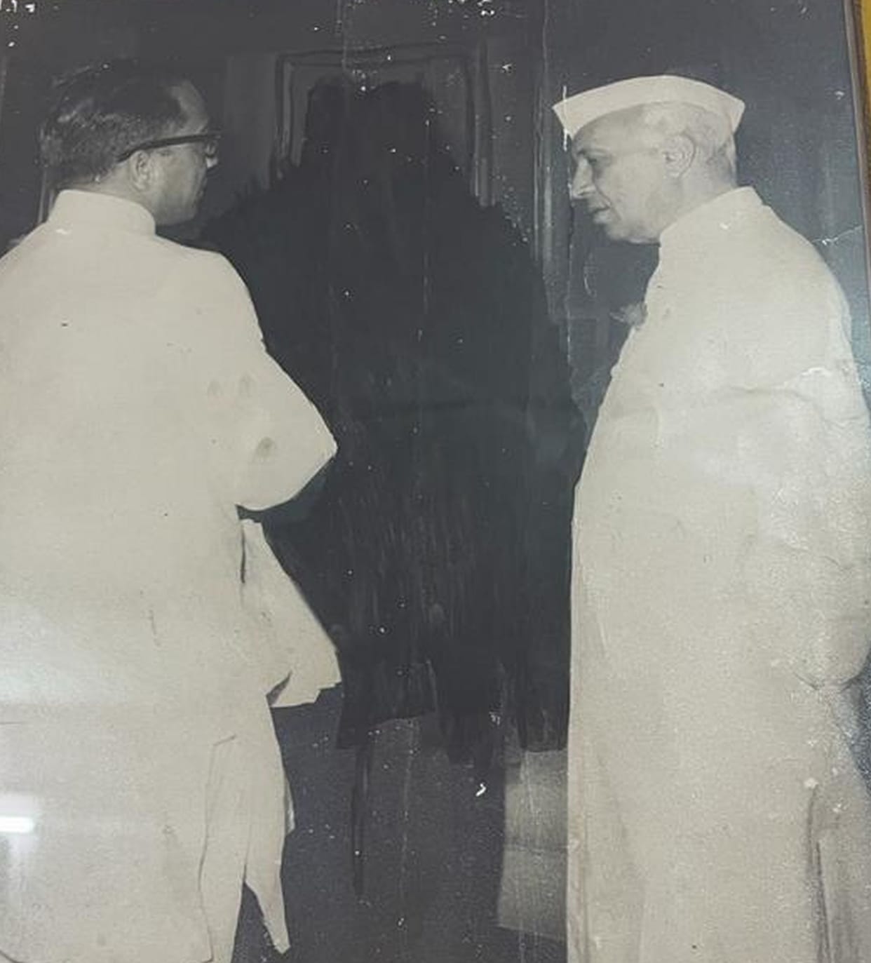 Freedom fighter Ramakrishna Gupta holds the record for maximum number of questions and presence in Parliament
