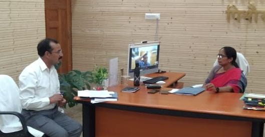 Complete the work of installing mobile towers by December: DM