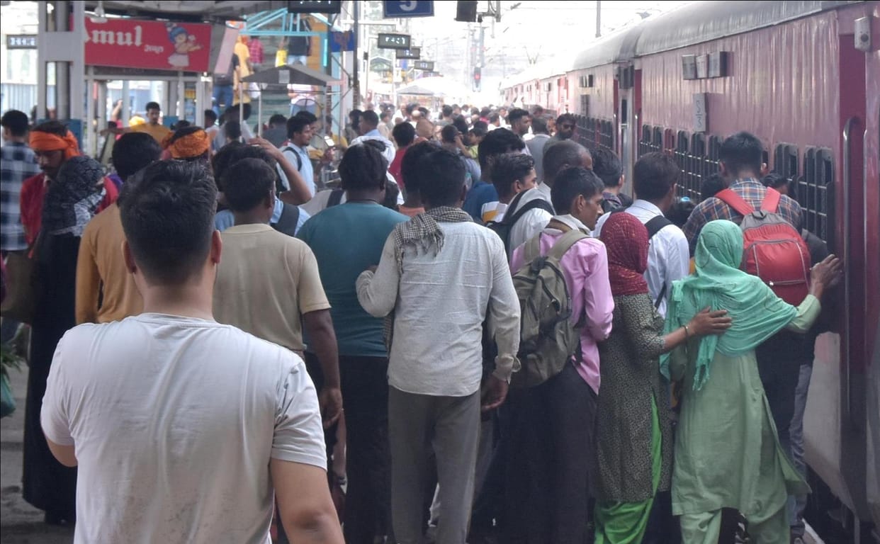 Agniveer army recruitment rally normal crowd in trains