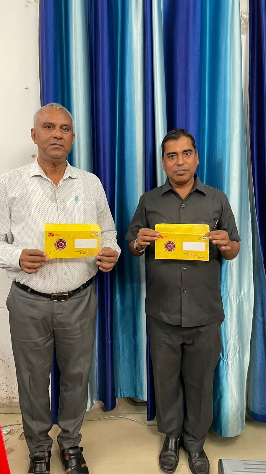 Now Rakhi will reach safely in water proof envelope, 2200 envelopes arrived at the main post office