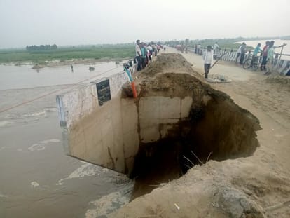 The approach road of the bridge built on the Deoha river sunk