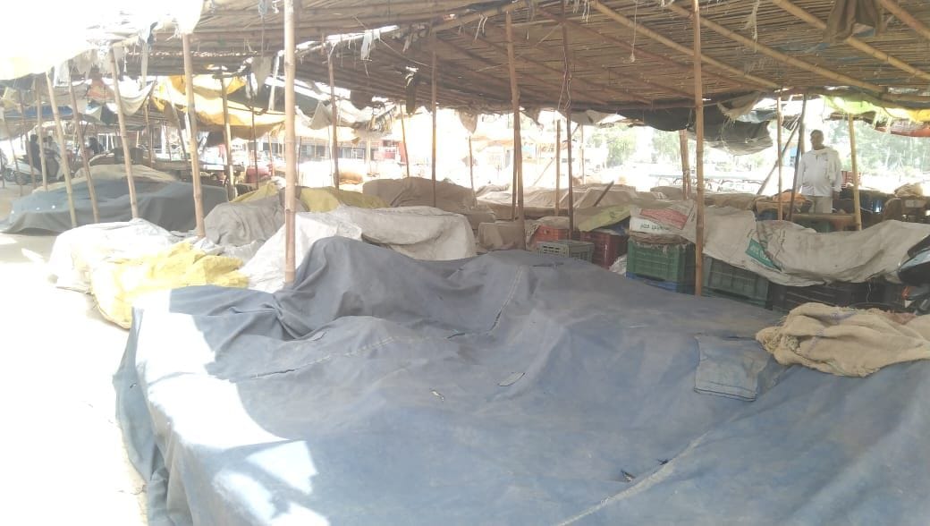The meat eaters did not sell vegetables in the vegetable market for the whole day