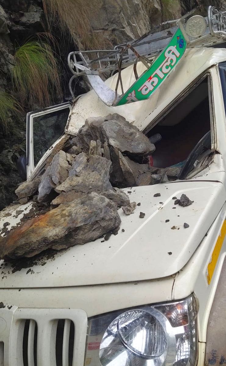 21 roads closed due to incessant rains in the frontier district, people suffering