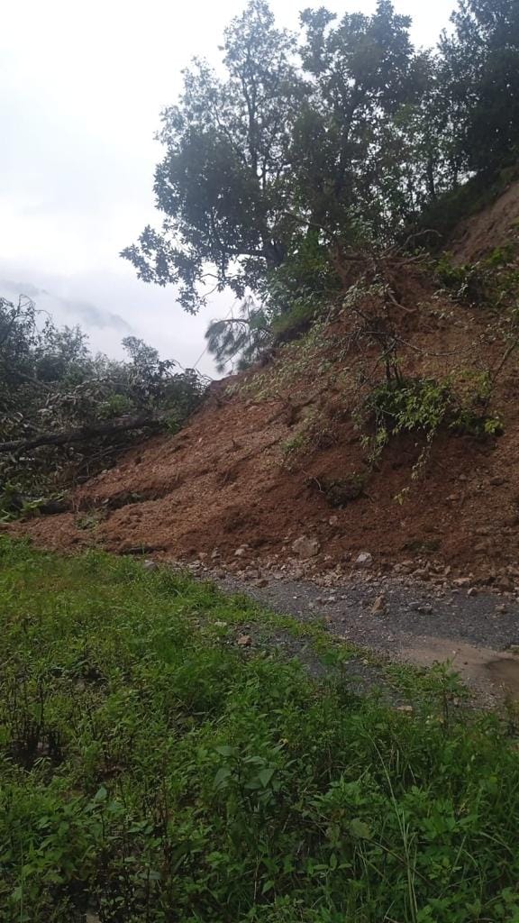 Five roads closed, six thousand people upset