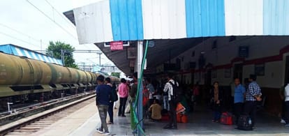 Passengers are getting upset due to the lateness of trains