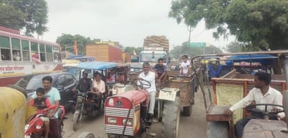Highway jammed for three hours with maize laden vehicles
