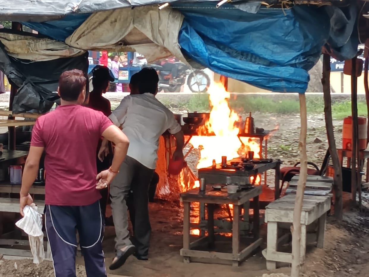Fire broke out in the gas cylinder of Dhaba, there was panic