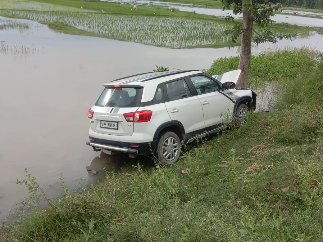 Car rider JE injured in road accident