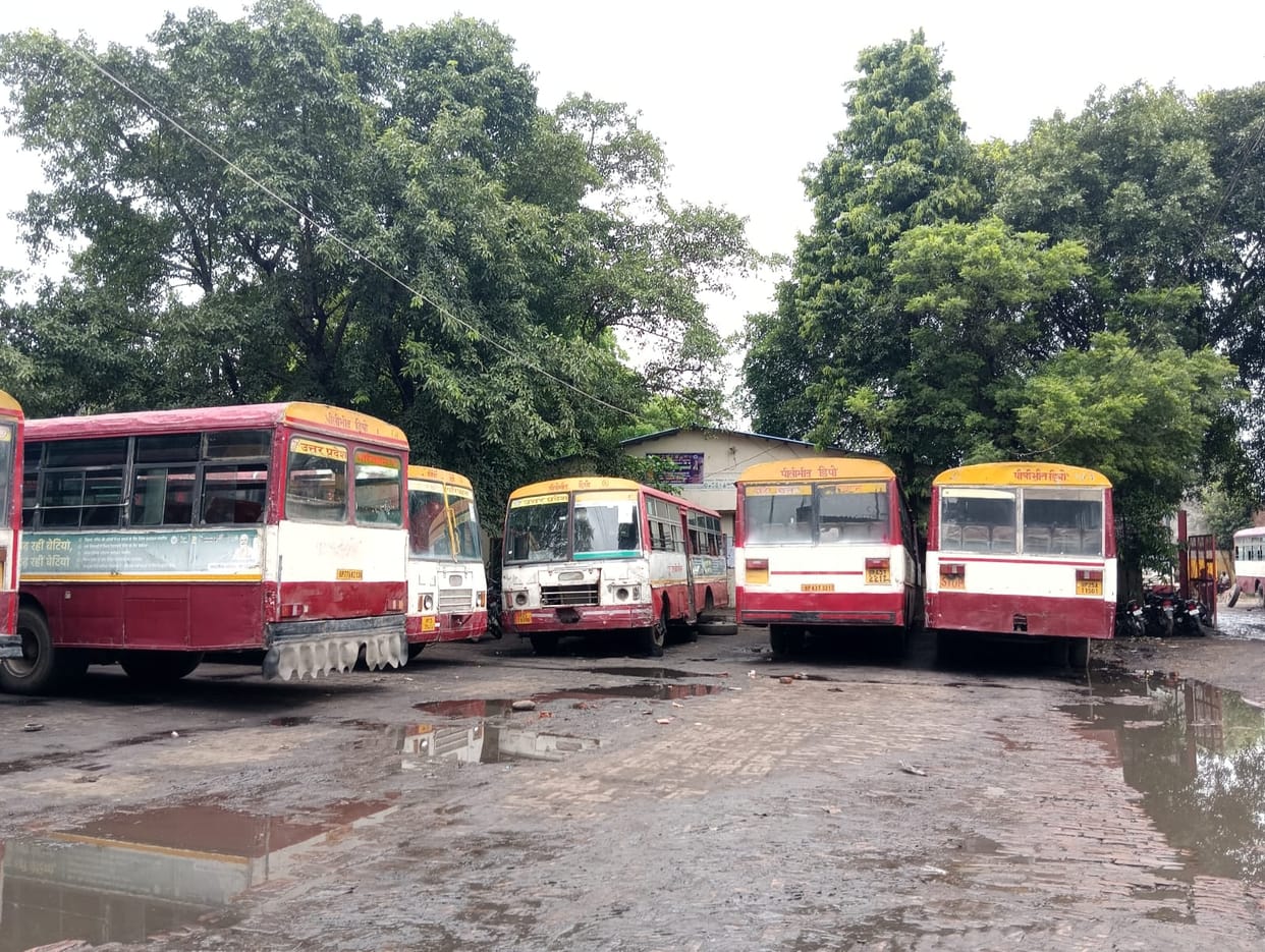Roadways buses are not, Passengers being filled like straw in Duggamar vehicles