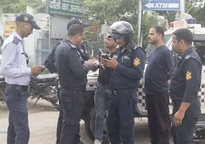 Drunk driving youths misbehaved with the girl Uttarakhand news in hindi