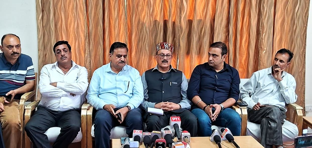 Killing of two brothers in Nalagarh questions the police system: Vivek