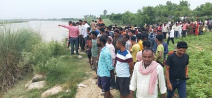 Teenager drowned while taking bath in river with friends, search continues