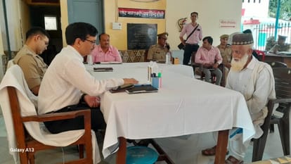 Resolve complaints by forming a joint team