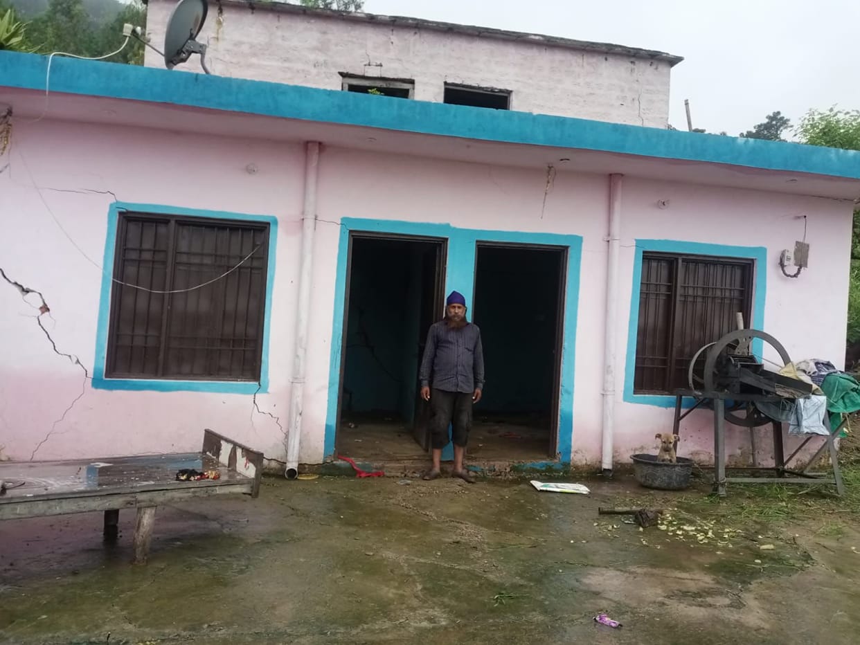 Cracks in a person's house in Sheel Sunani village