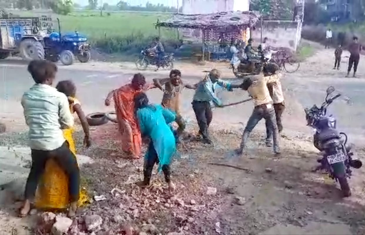Asked to fix the bad mobile, then the lathi-poles went