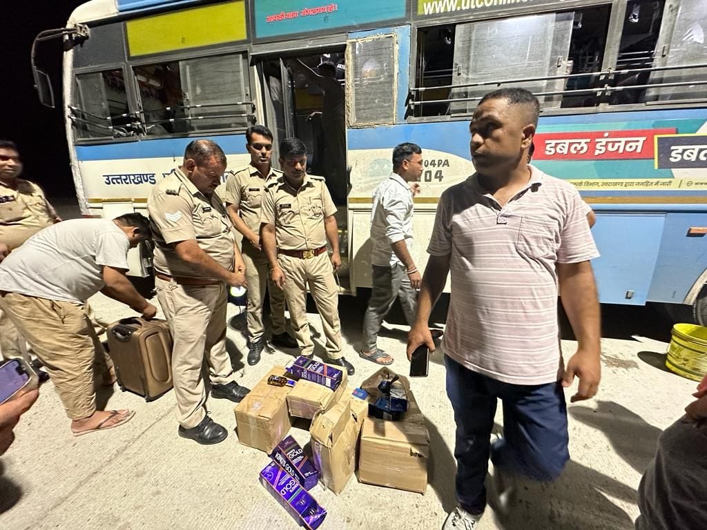 15 carton Liquor seized in roadways bus