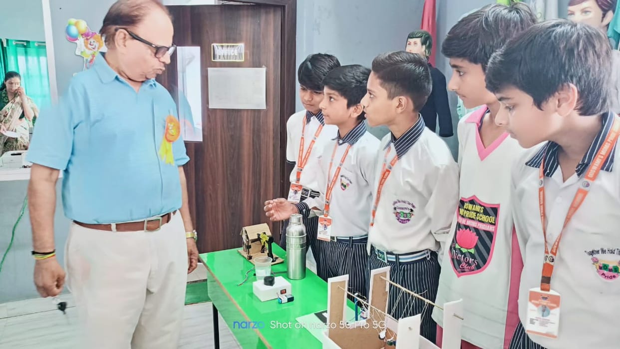 Students made science models, people appreciated