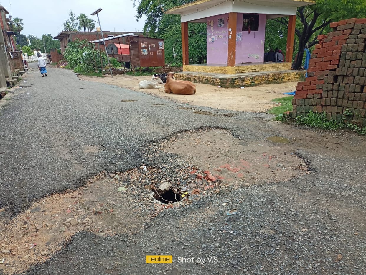 Hole in the middle of the road due to breaking of pipe, accidents are happening every day