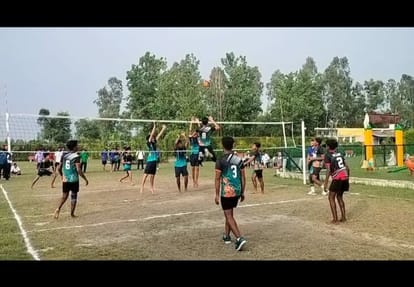 Sardar Patel College team won volleyball competition