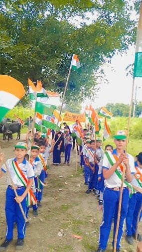 School children took out Tiranga Yatra in Faridpur
