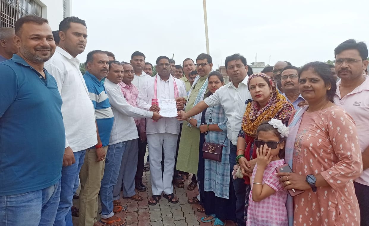 Primary teachers union handed over demand letter to Sadar MLA
