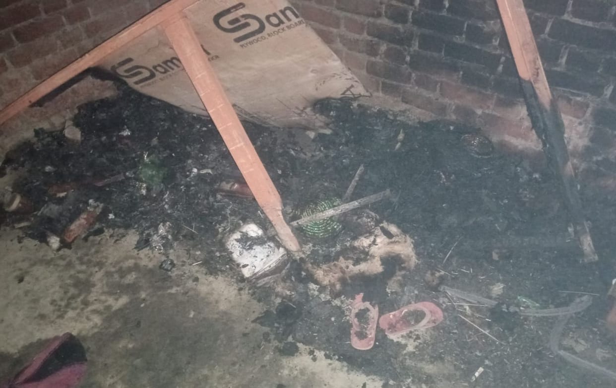 Fire broke out in the house, burnt to ashes