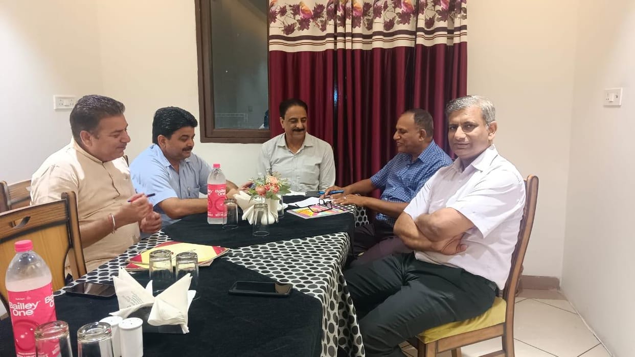 karuna sanstha organised meeting and decided to appoint nurses