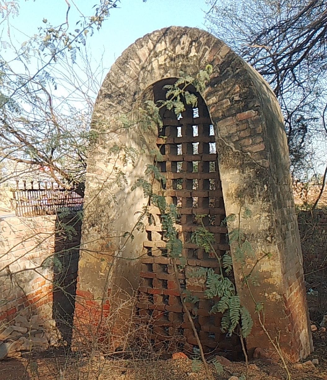 Martyr's memorial built in animal hospital of Jamalpur is shedding tears on its plight