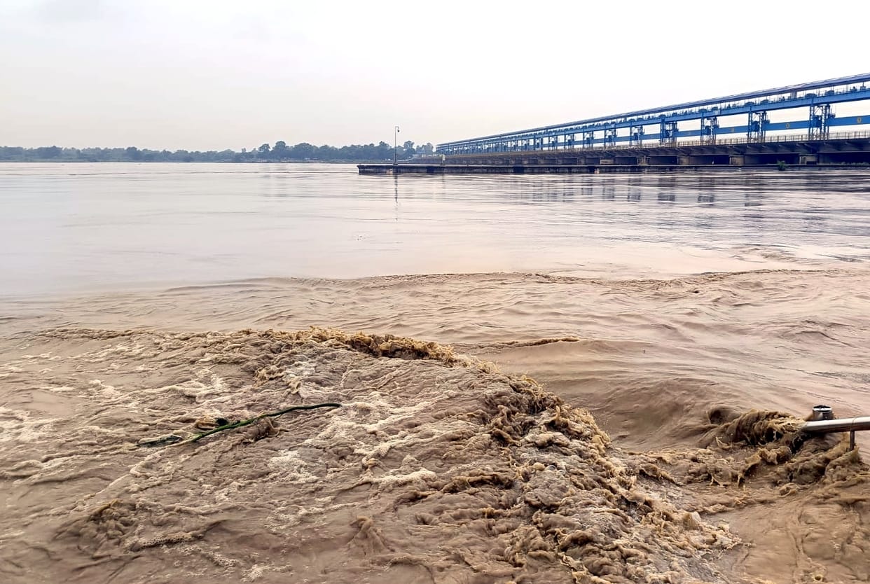 Flood in the rivers due to the rains of the mountains, the Ganga crossed the danger mark