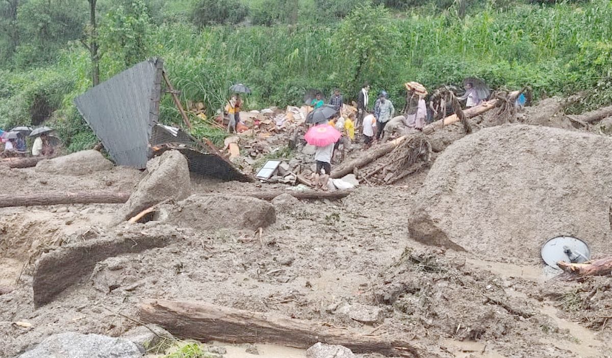 Old man dies due to shop debris, vehicle buried, two injured