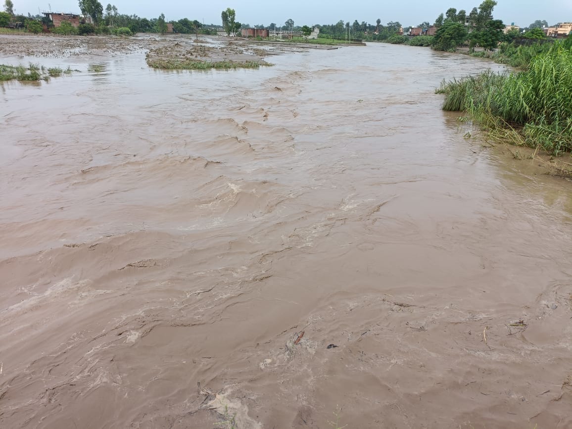 Then the connecting road of the sunken Badia-Jattiwala Malan River Bridge
