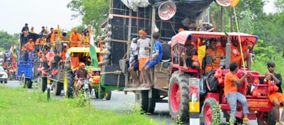 Budaun News: चल कांवड़िये भोले के द्वार... हर संकट से होगा उद्धार Kanwariyas go to the door of Bhole... will be saved from every crisis