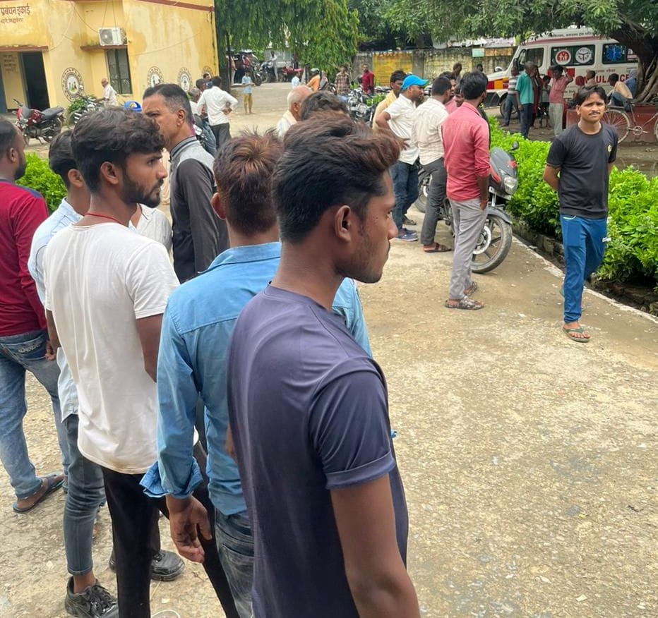 Bike fell to save cyclist, student died, two girl students injured