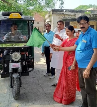 Garbage will be picked up from door to door in eight villages by e-rickshaw