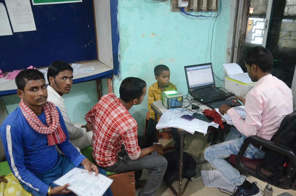 Children, old people, youth wandering to get Aadhaar