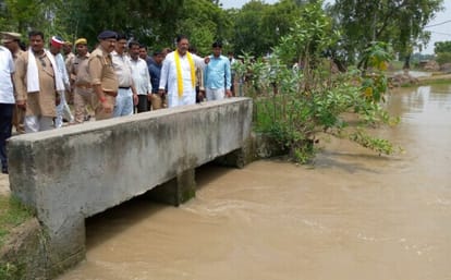 Ramganga on the rise, many roads affected by flood