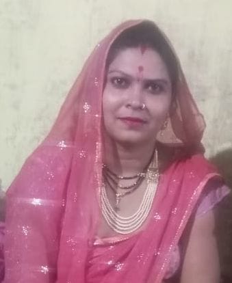 Entering the house, the woman was killed with a sharp weapon