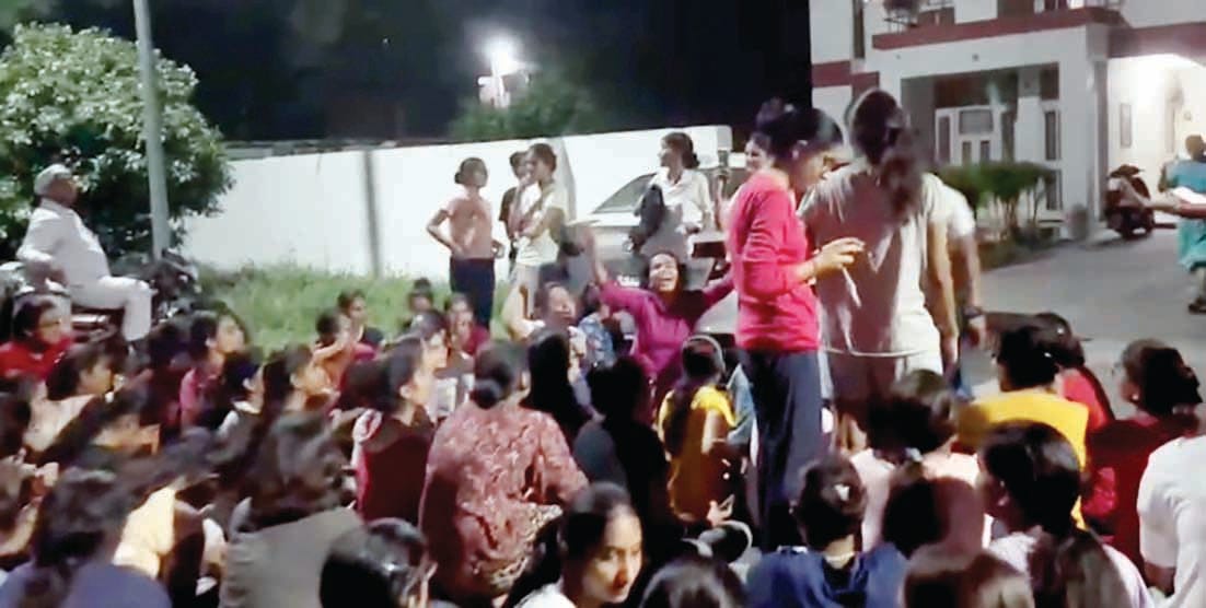 GJU girl students protested for lack of cleanliness