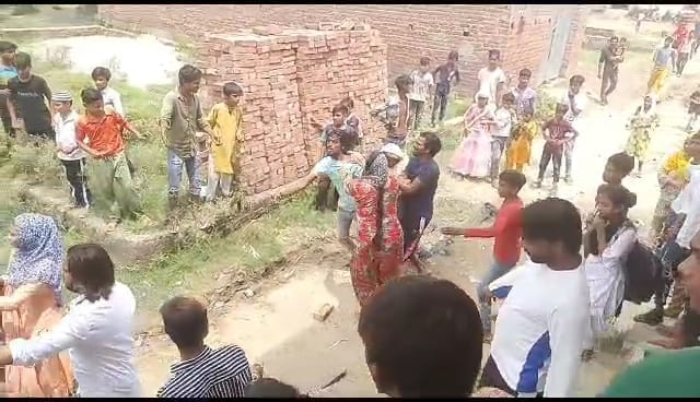 Mischievous elements ransacked and pelted stones after entering the school