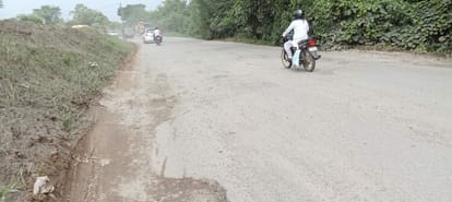 The bridge is unable to be built, the pits of the road have also become fatal