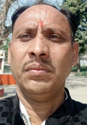 Mehndi of Sajna's name decorated on the palms