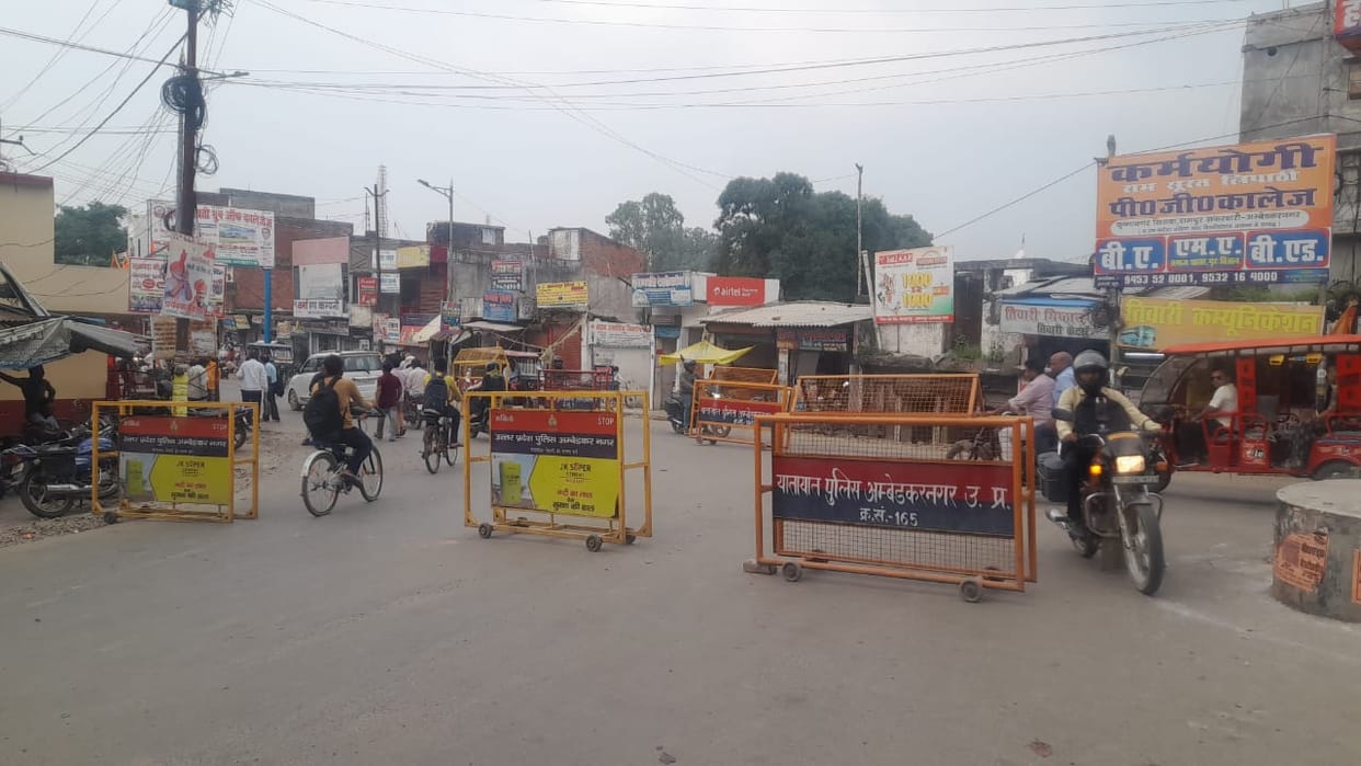 heavy vehicles stopped