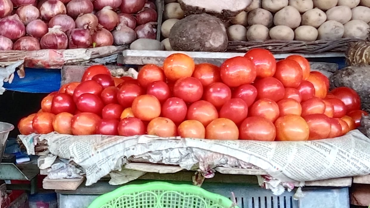Tomato turned red due to diligence retail price crossed fifty