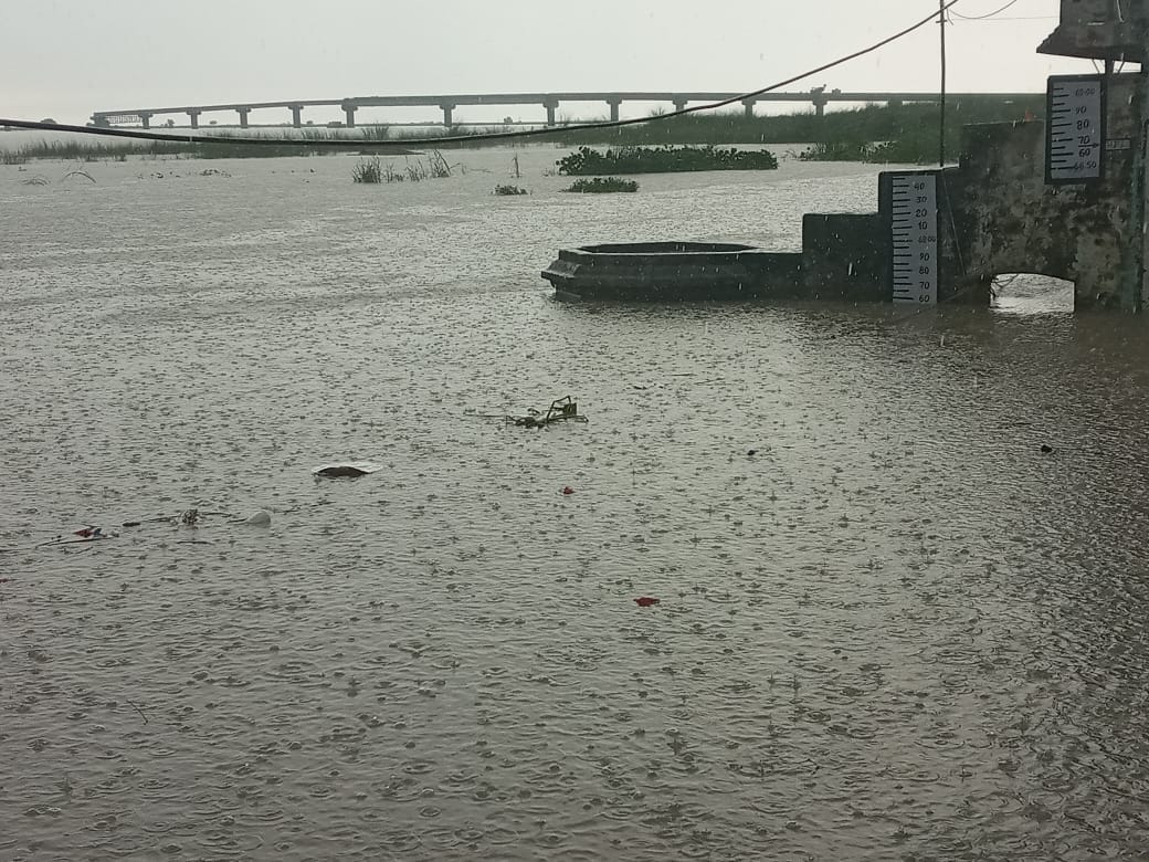 Saryu flowing 1.09 meters above the red mark, increased concern