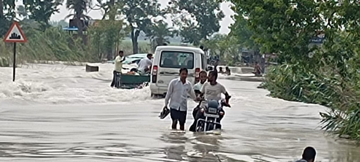 Officers arrived to help flood victims