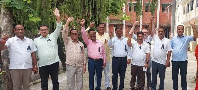 Teachers protest against biometric attendance