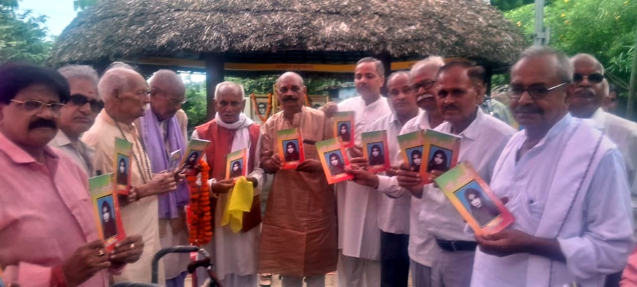 Inauguration of memorial at the birth place of Awadhi Emperor Banshidhar Shukla