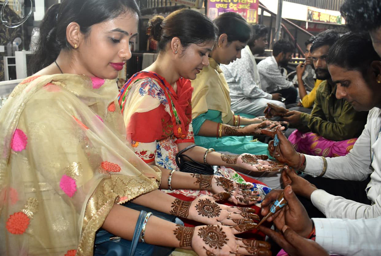 Women made mehndi for Hariyali Teej